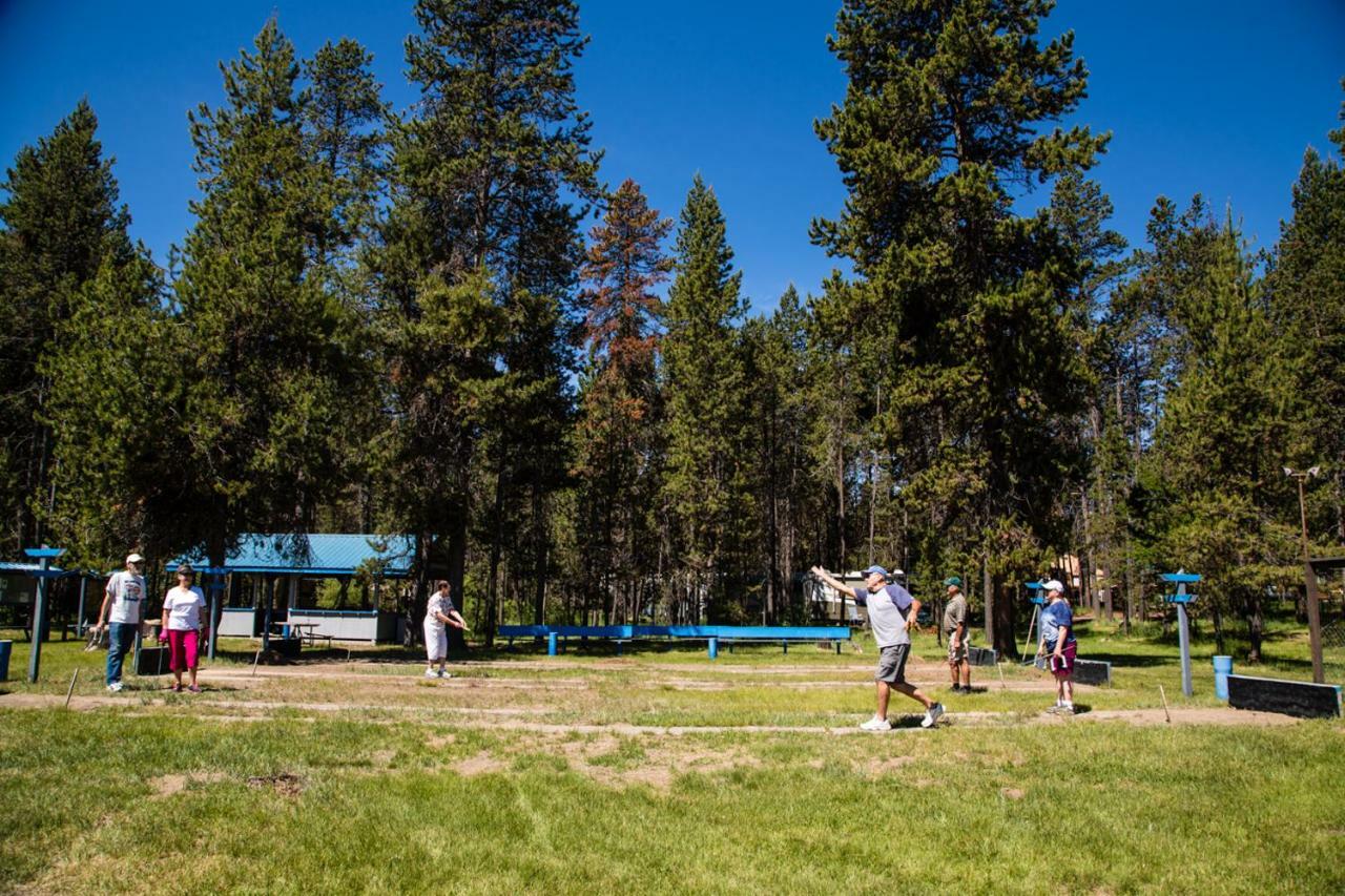 Bend-Sunriver Camping Resort Wheelchair Accessible Yurt 13 Екстер'єр фото