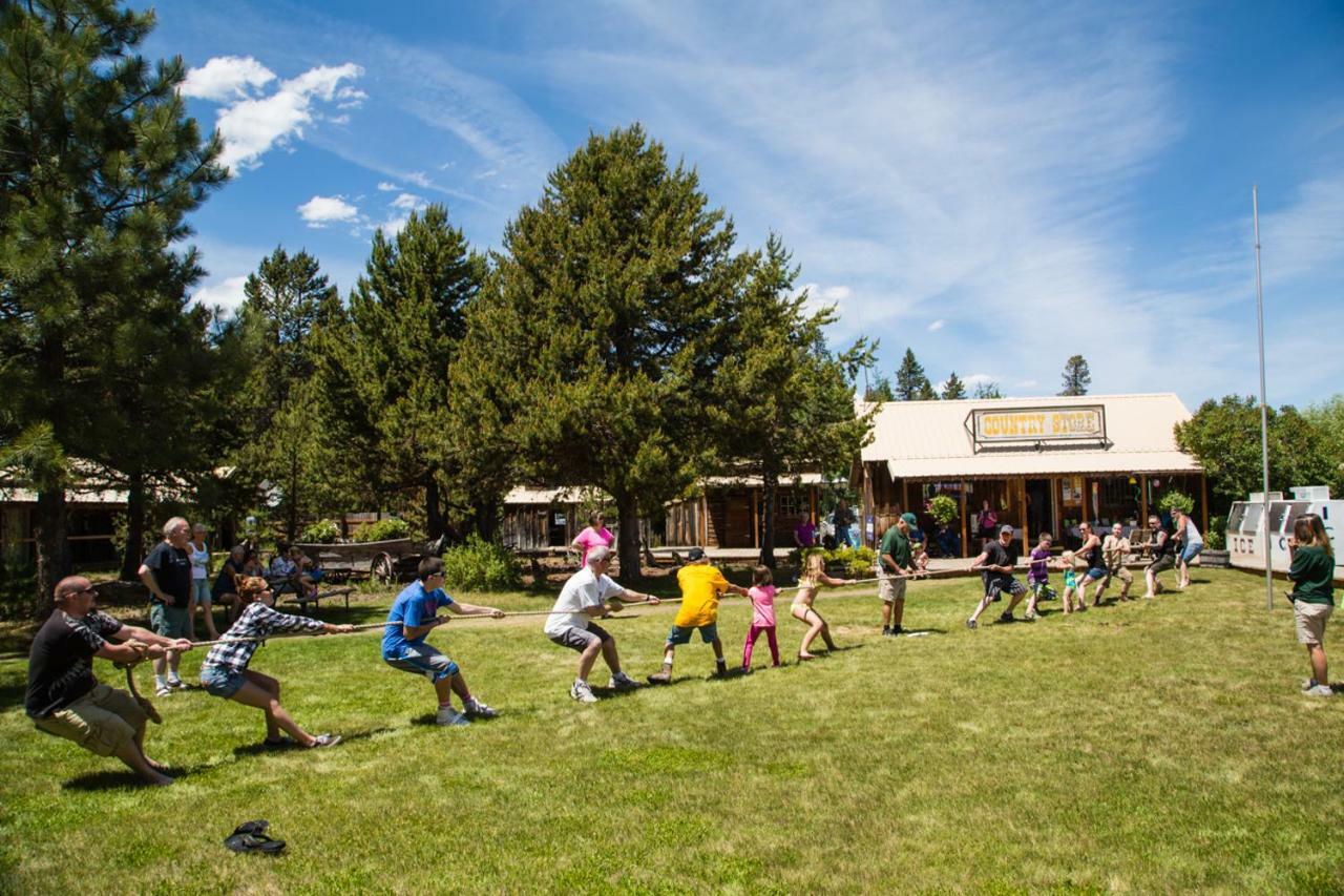 Bend-Sunriver Camping Resort Wheelchair Accessible Yurt 13 Екстер'єр фото